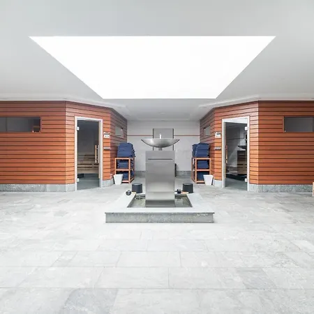 Haus Whymper By Premium *