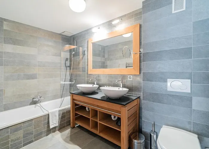 Haus Whymper By Premium *